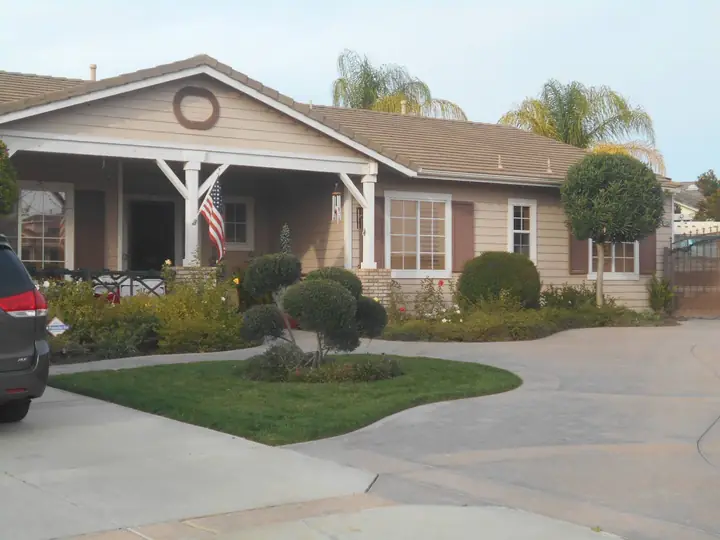 Front Yard Curved Walkway Menifee Ca